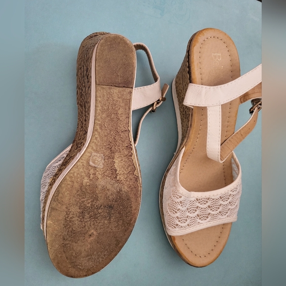 Pretty White Lace Wedge Sandals sz 10 - Picture 5 of 5